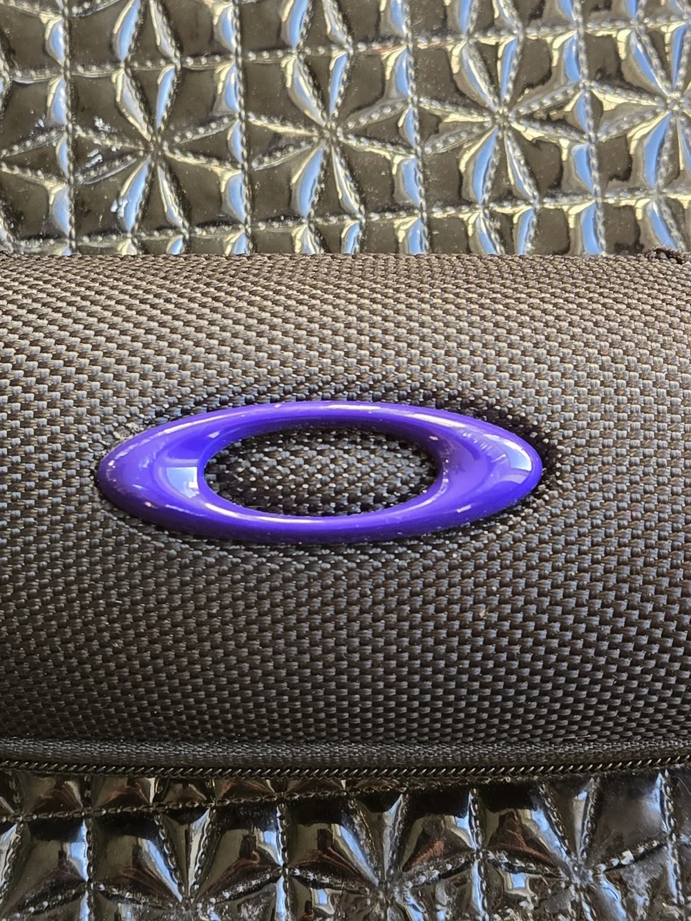 Oakley Small Carbon Fiber Style Hard Sunglasses Case – Purple Logo